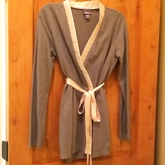 3 for $30 Short gray robe - maternity - Picture 1 of 4